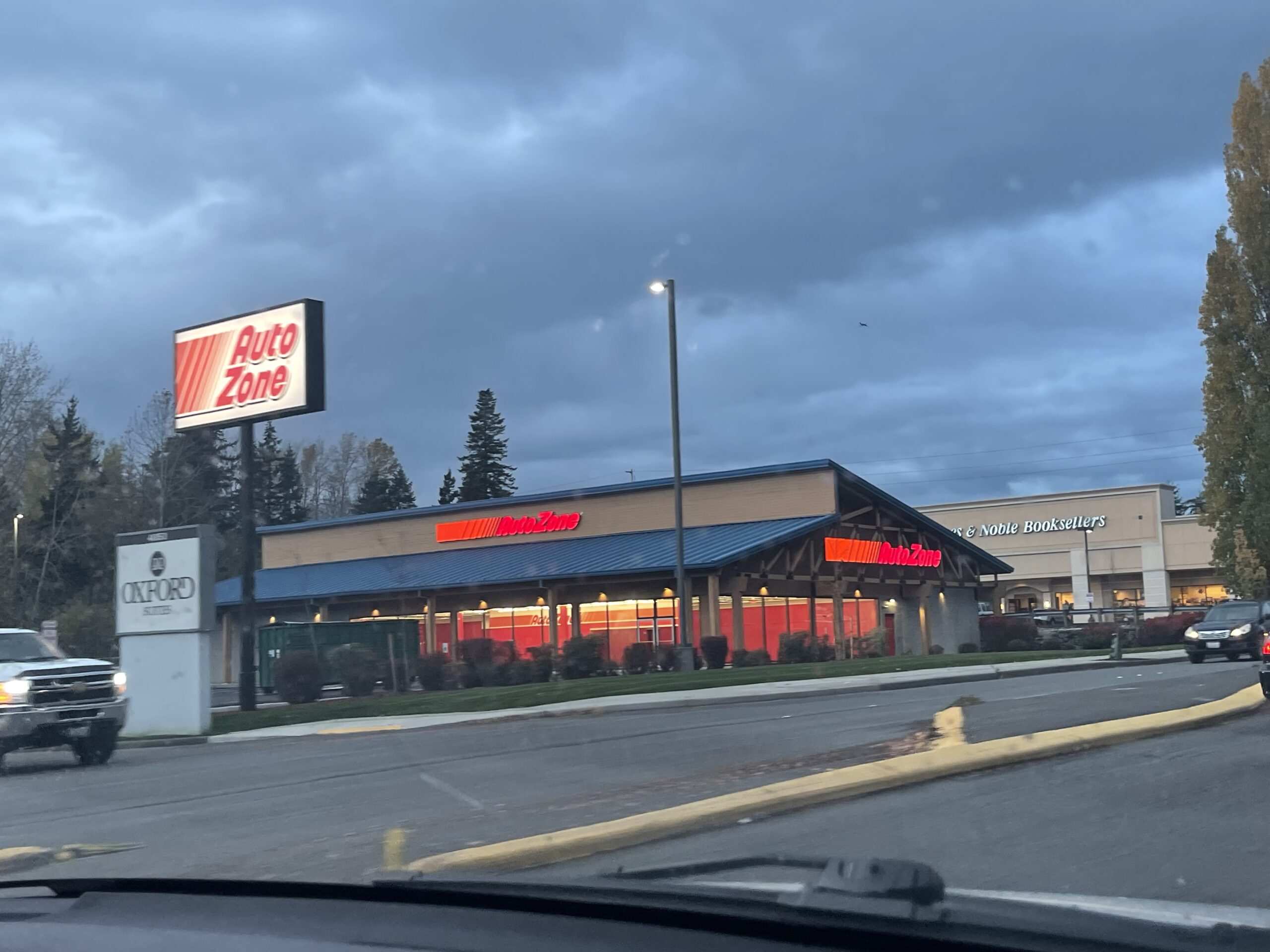 Front Exterior of Meridian AutoZone in Bellingham Washington. Photo by Fernando Gonzalez of Bellingham Metro News.